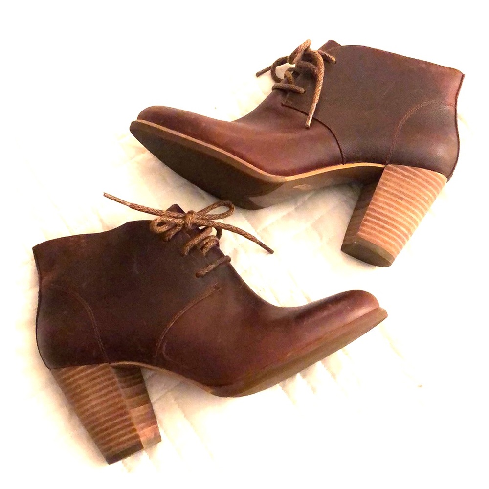 UGG 🧡 Brown Leather Ankle Boots